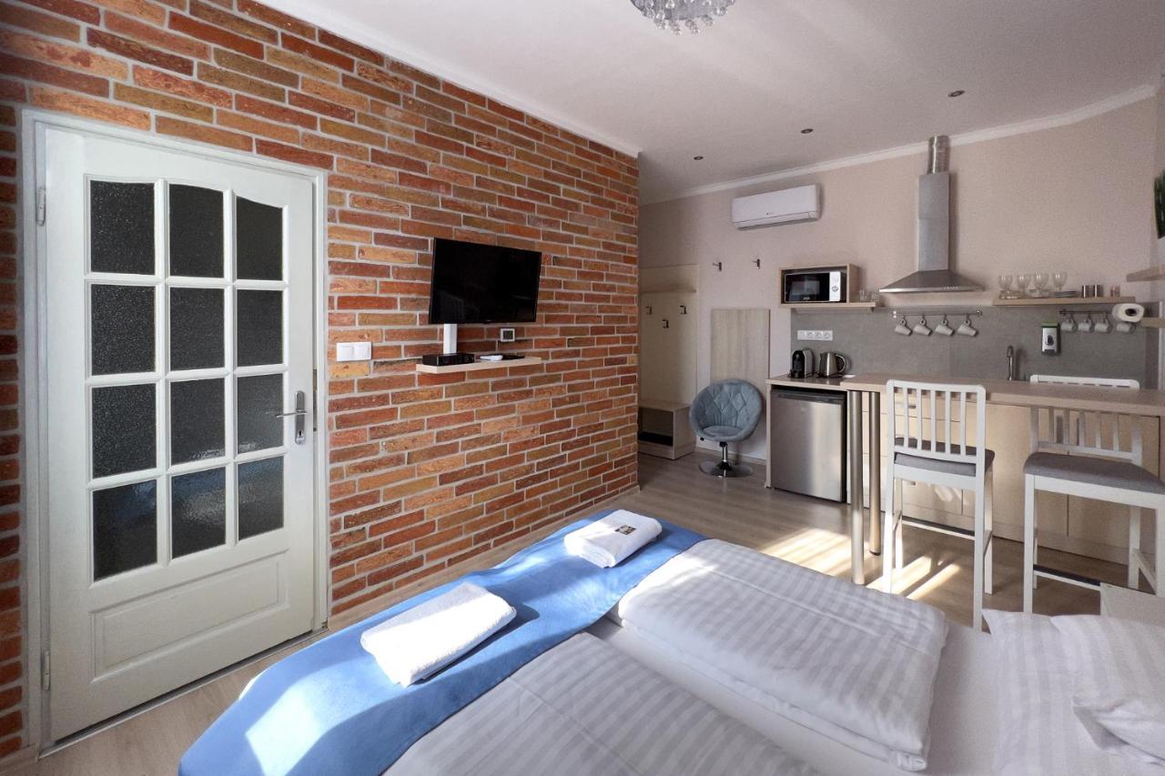 Anova Apartman Gyula Dış mekan fotoğraf