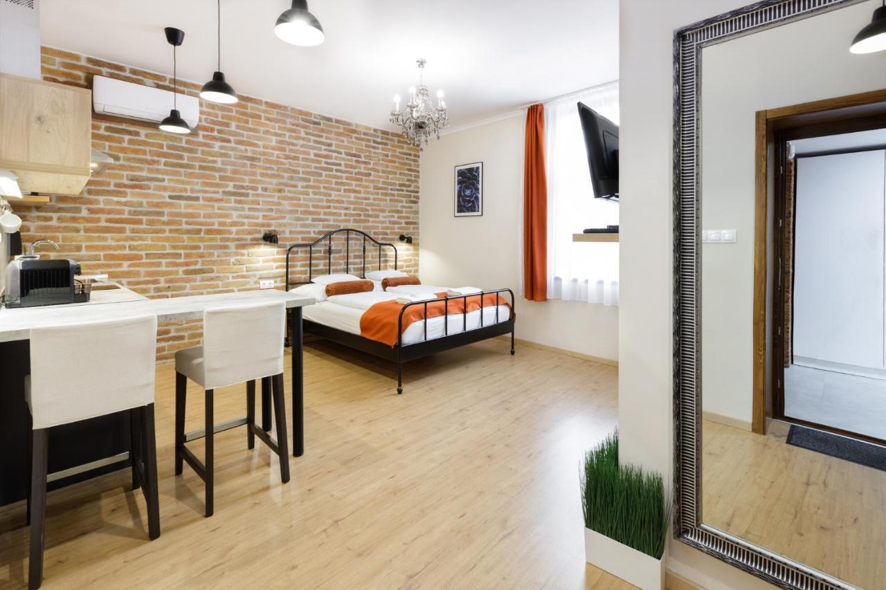 Anova Apartman Gyula Dış mekan fotoğraf